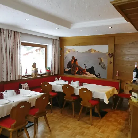 Dorfplatzl 2* Sankt Leonhard im Pitztal