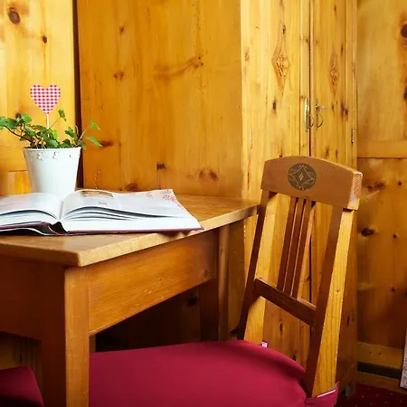 Guest house Dorfplatzl Sankt Leonhard im Pitztal