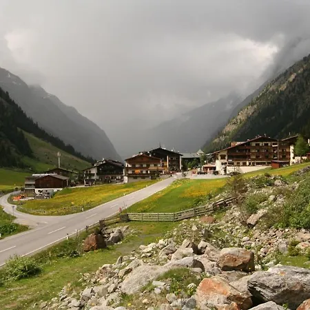 Dorfplatzl Guest house
