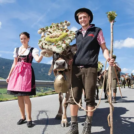 Dorfplatzl Pensionat Sankt Leonhard im Pitztal